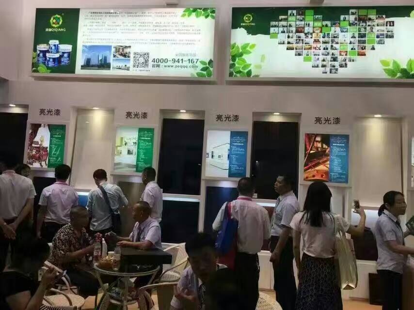 漆強在廣州建博會現(xiàn)場