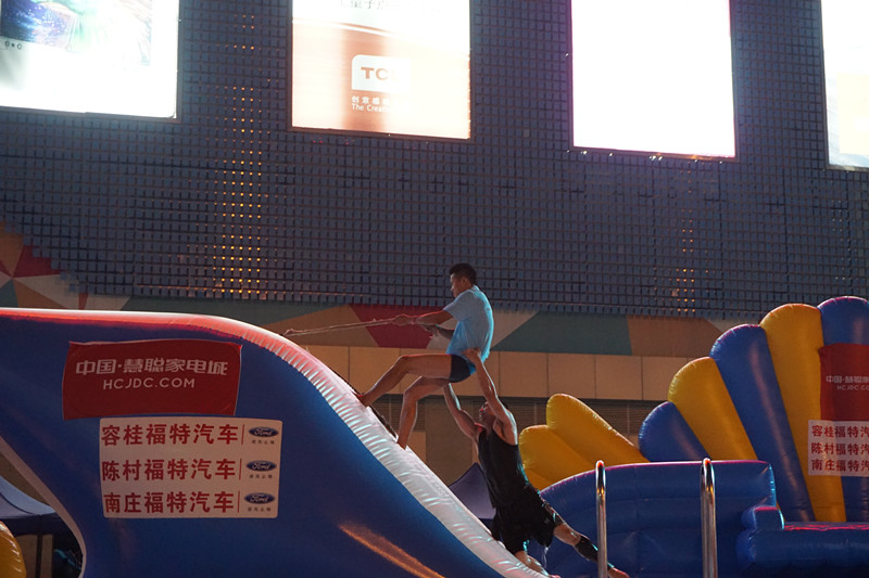 漆強(qiáng)化工劉炬參加上水沖關(guān)