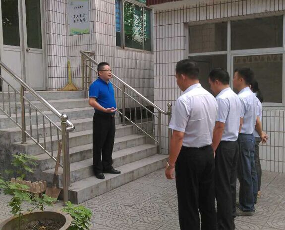 漆強化工總經(jīng)理張文親身去到了河北正定服務中心1