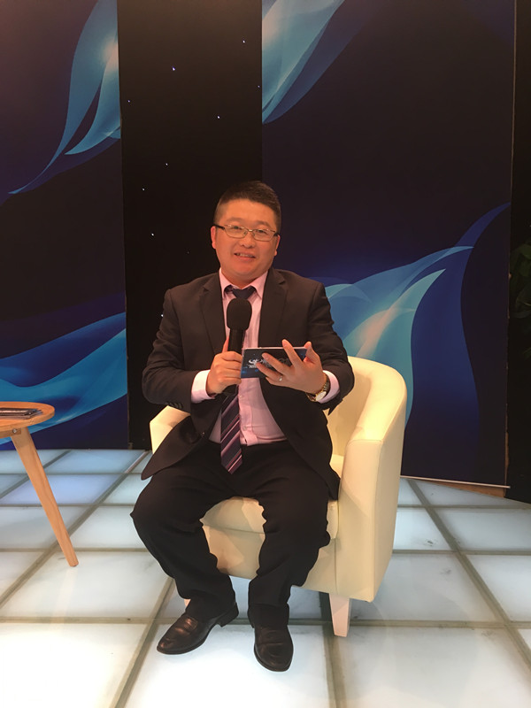 漆強化工總經(jīng)理張文在牛商論道直播現(xiàn)場